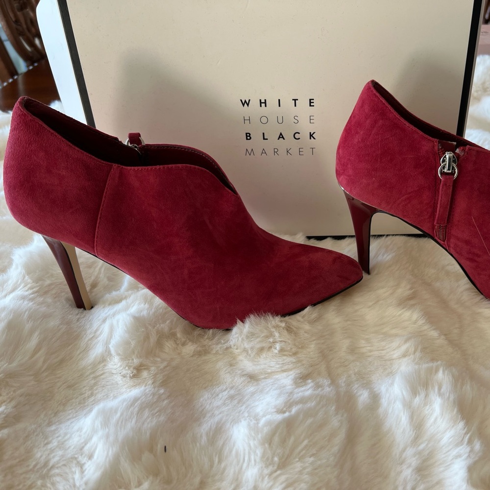 Rose suede White House black market suede booties “Mila Dark rouge”